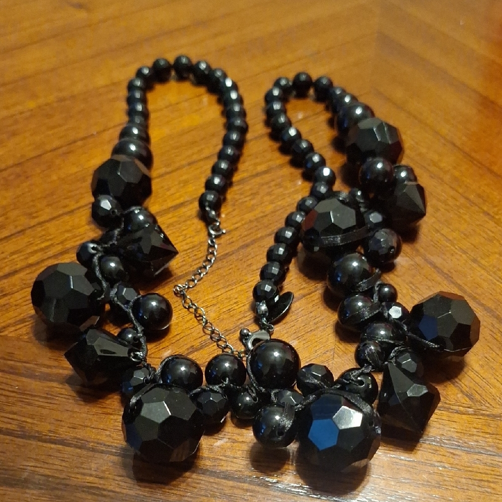 Elegant Black Beaded Necklace